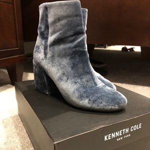 Kenneth Cole Blue Velvet Booties size 7 1/2